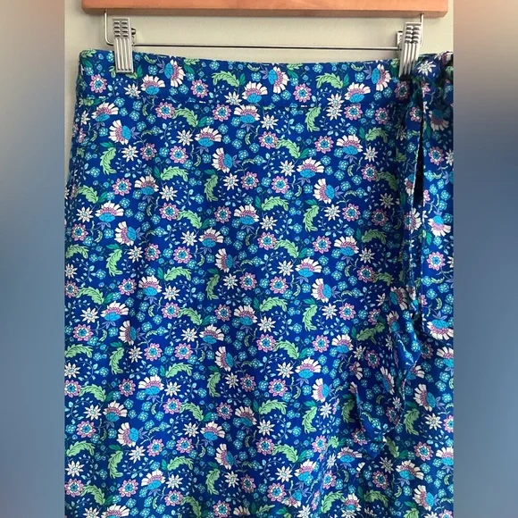 LOFT Blue Floral Faux Wrap Ruffled Skirt Size 4 (Measures like a 6) - Picture 6 of 12